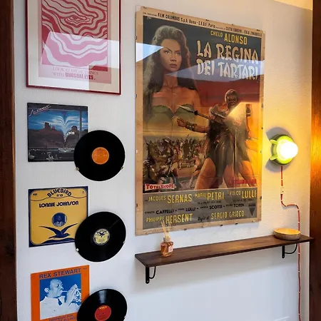Le 70's - Hyper Centre - *