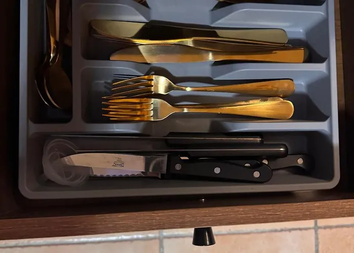 Le 70's - Hyper Centre - Τρουά